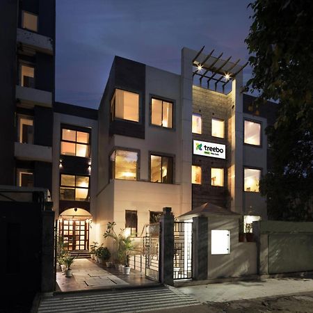 Treebo White Castle, Gurgaon Hotel Exterior photo