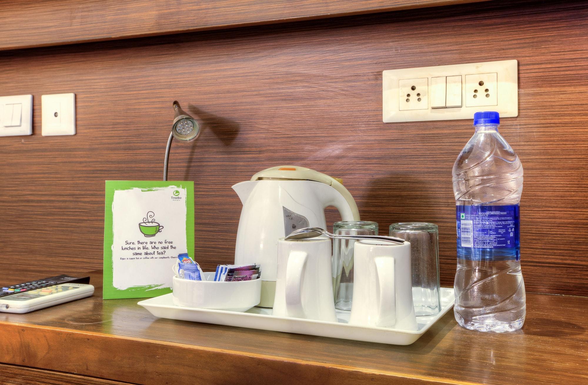 Treebo White Castle, Gurgaon Hotel Exterior photo