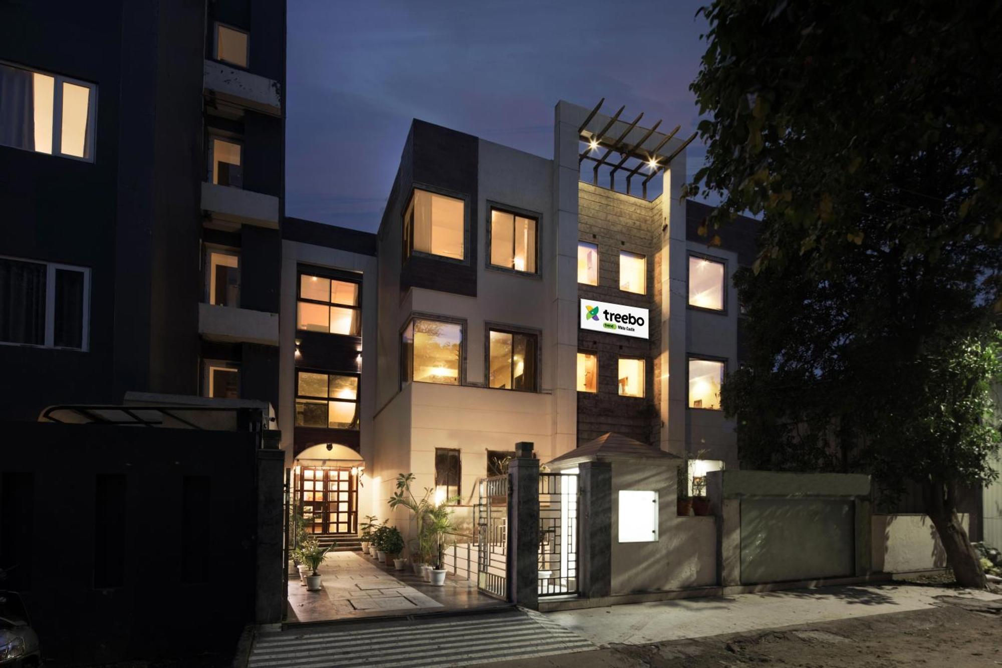 Treebo White Castle, Gurgaon Hotel Exterior photo